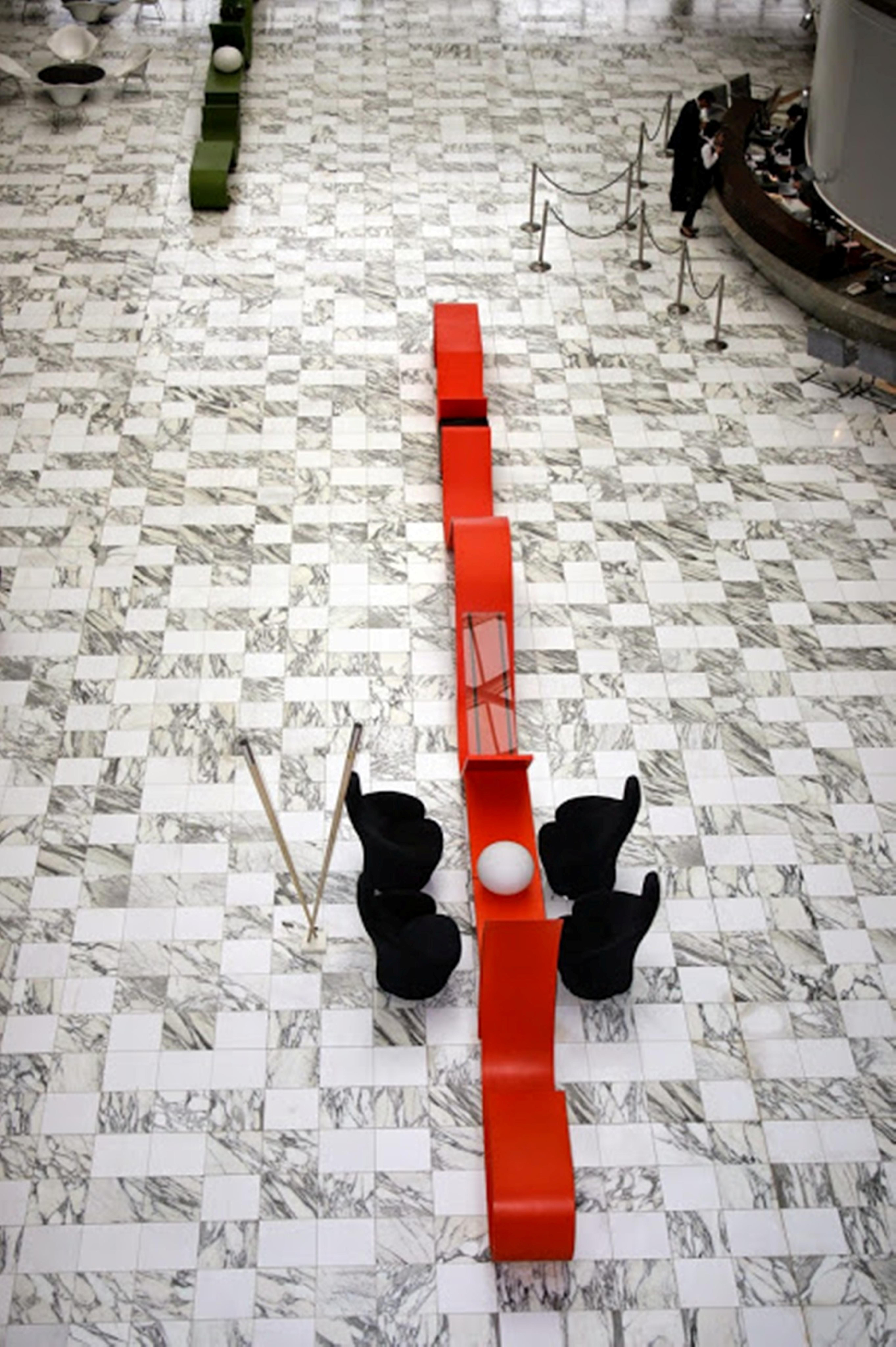 로열 튤립 브라질리아 알보라다 호텔 외부 사진 A marble run