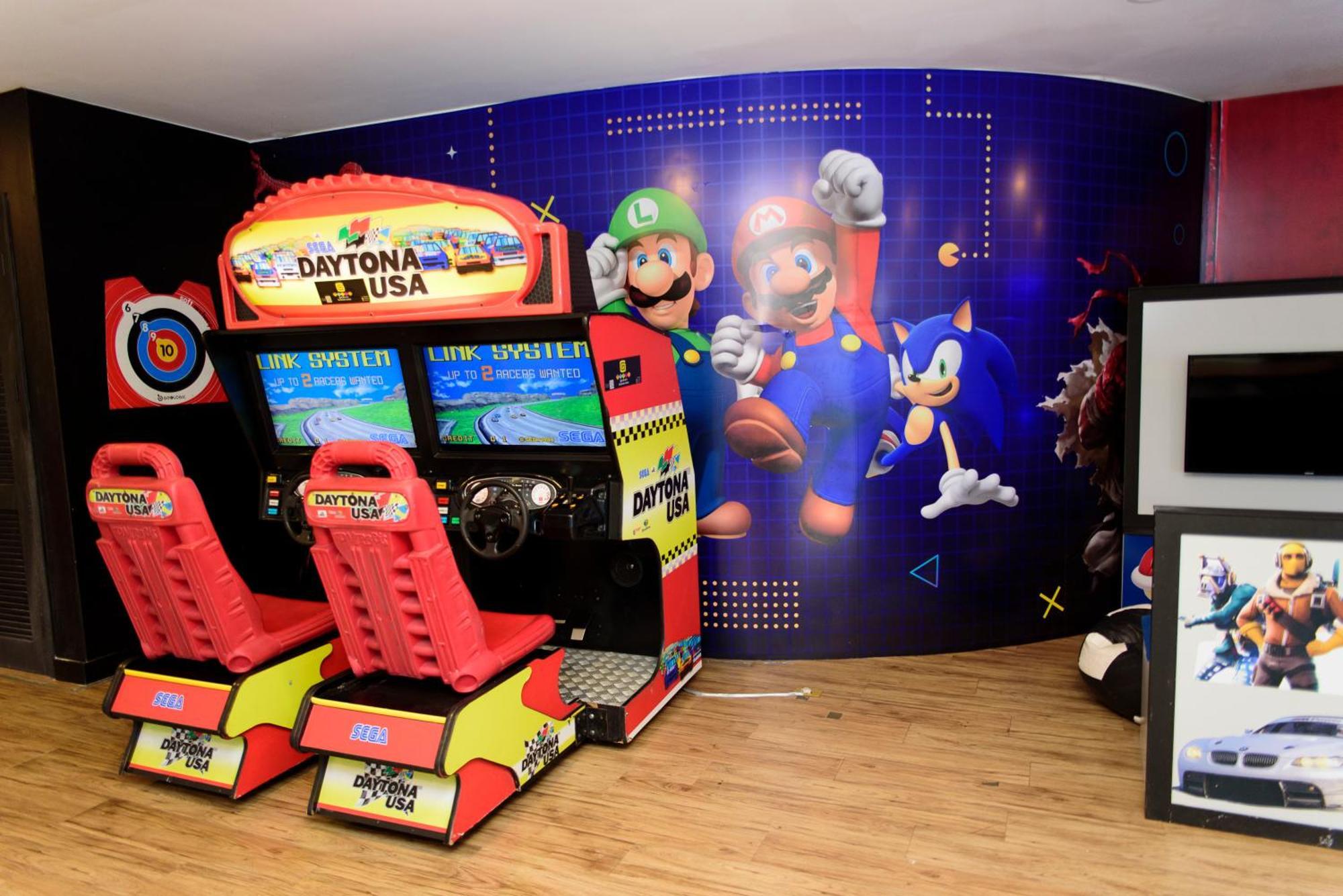 로열 튤립 브라질리아 알보라다 호텔 외부 사진 Mario Kart arcade game